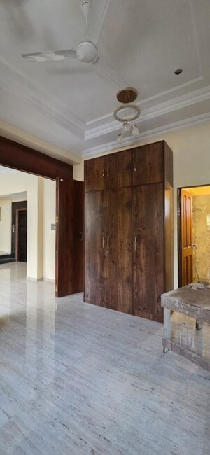 Bedroom in 6 BHK Villa at Chembur – for Rent