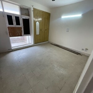 Room in 3 BHK Apartment at Retech Apartments, Sector 21c – for Rent