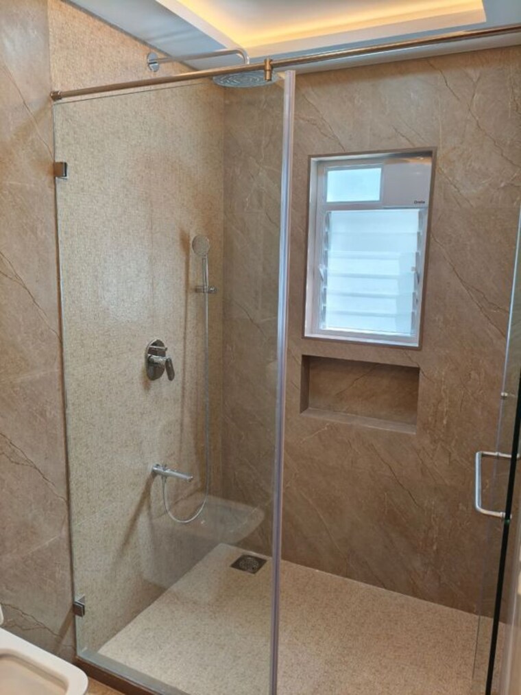 Bathroom, palam colony 3 Bedroom 130 Sq.Yd. Builder Floor In Palam Colony Delhi 10270710