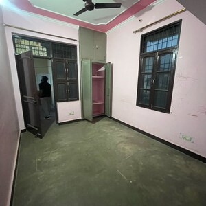Room in 2 BHK Builder Floor at Sector 21d – for Rent