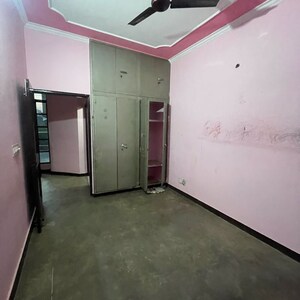 Room in 2 BHK Builder Floor at Sector 21d – for Rent