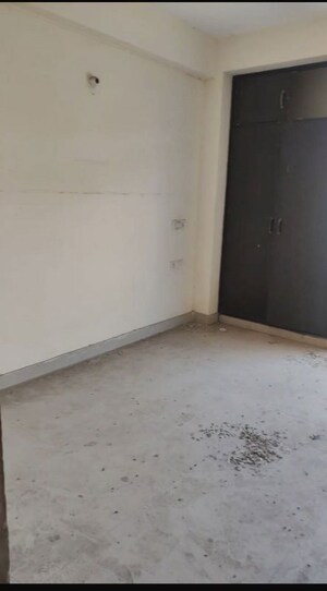 Room in 3 BHK Apartment at KDP Grand Savanna, Raj Nagar Extension – for Rent