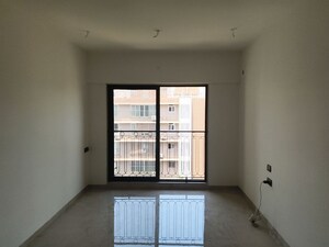 Room in 2 BHK Apartment at Vile Parle West – for Rent