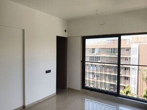 Room in 2 BHK Apartment at Vile Parle West – for Rent