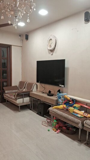 Living Room in 2 BHK Apartment at Chembur – for Rent