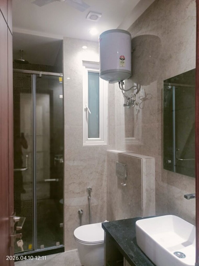 Bathroom, shivalik colony 3 Bedroom 1800 Sq.Ft. Builder Floor In Shivalik Colony Delhi 10271314