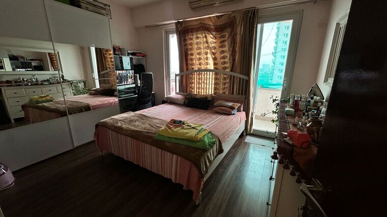 Bedroom, emaar-mgf-the-palm-drive-villas 3.5 Bedroom 1925 Sq.Ft. Builder Floor In Sector 66 Gurgaon 10271402