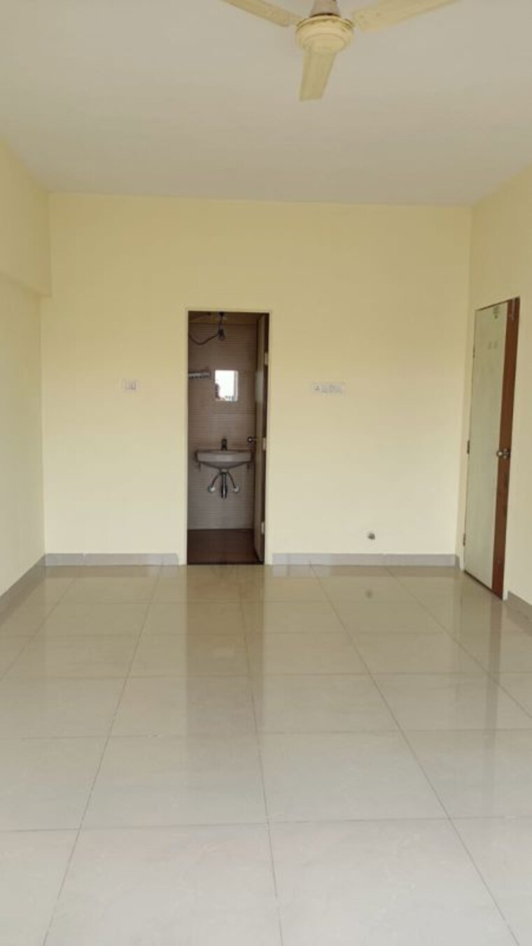 Bathroom, kumar-park-infinia 3 Bedroom 1650 Sq.Ft. Apartment In Fursungi Pune 10271341