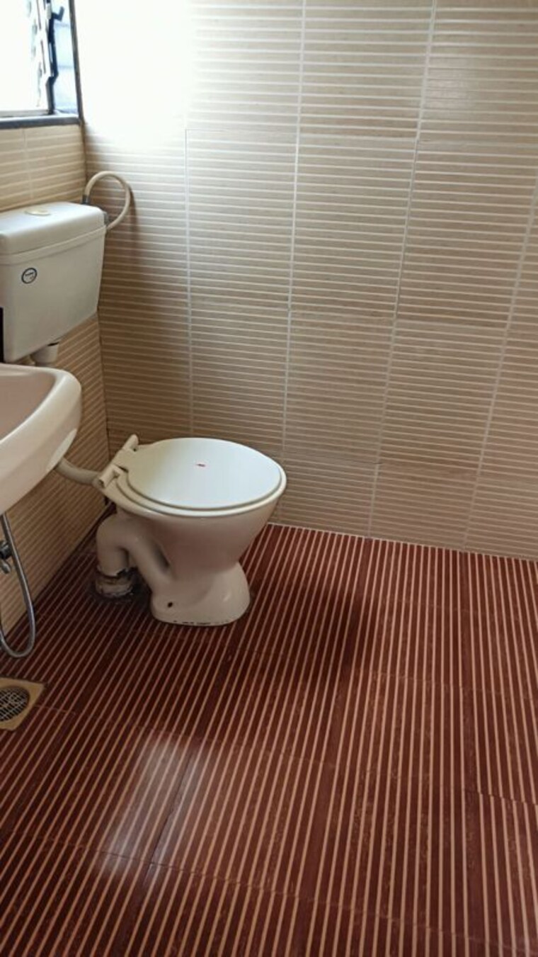 Bathroom, kumar-park-infinia 3 Bedroom 1650 Sq.Ft. Apartment In Fursungi Pune 10271341