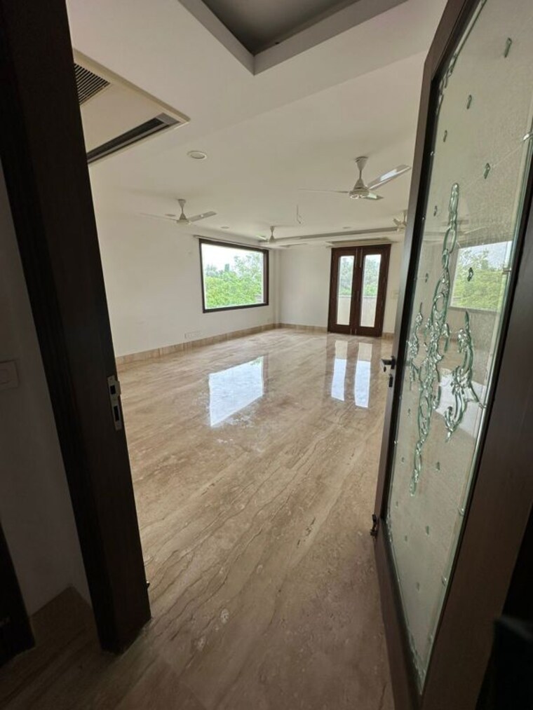 Balcony, panchsheel enclave 4 Bedroom 401 Sq.Yd. Builder Floor In Panchsheel Enclave Delhi 10270898