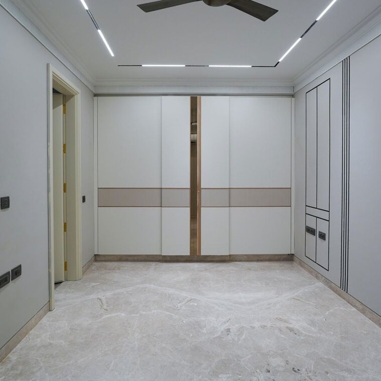 Room, defence colony 3 Bedroom 1900 Sq.Ft. Builder Floor In Defence Colony Delhi 10271560