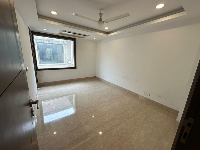 Room, panchsheel enclave 4 Bedroom 482 Sq.Yd. Builder Floor In Panchsheel Enclave Delhi 10271476