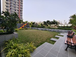 2 BHK Apartment – Garden View at Empire Towers, Goregaon East - for Rent