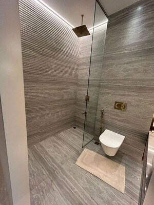 Bathroom in 4 BHK Apartment at Runwal 7 Mahalaxmi, Mahalaxmi – for Sale