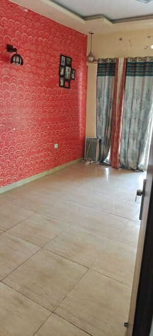 Room in 3 BHK Apartment at Gaur Sportswood, Sector 79 – for Rent