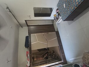 Furnished Amenities in 2 BHK Apartment at Sion East – for Rent