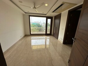 Room in 4 BHK Builder Floor at Panchsheel Enclave – for Rent