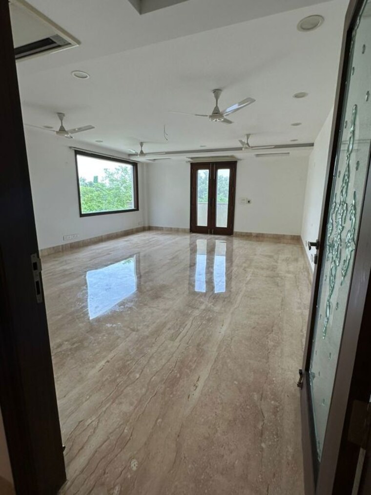 Room, panchsheel enclave 4 Bedroom 418 Sq.Yd. Builder Floor In Panchsheel Enclave Delhi 10272152