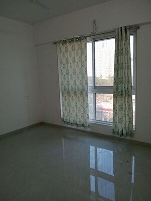 Room in 3 BHK Apartment at Shraddha Elite, Borivali West – for Rent