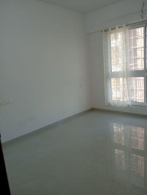 Room in 3 BHK Apartment at Shraddha Elite, Borivali West – for Rent