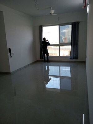 Room in 3 BHK Apartment at Shraddha Elite, Borivali West – for Rent