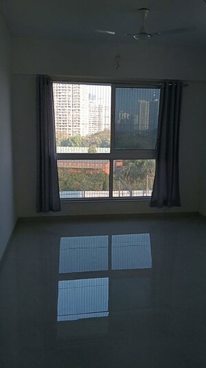 Room in 3 BHK Apartment at Shraddha Elite, Borivali West – for Rent