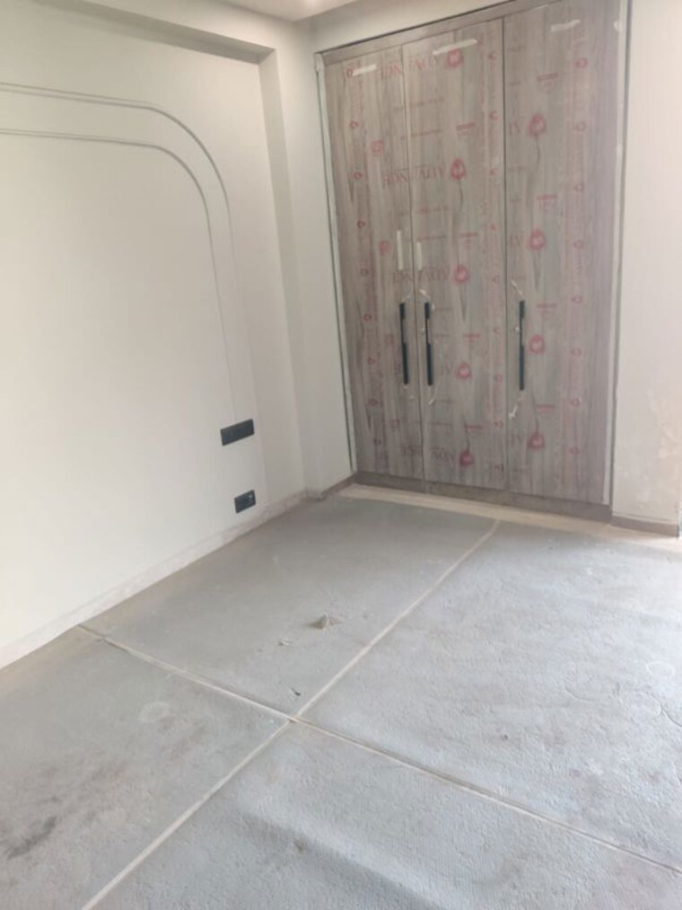 Room, hauz khas 3 Bedroom 275 Sq.Yd. Builder Floor In Hauz Khas Delhi 10272351