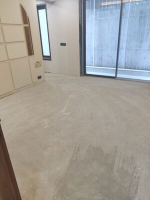 Room in 3 BHK Builder Floor at Hauz Khas – for Rent