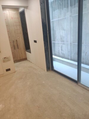 Room in 3 BHK Builder Floor at Hauz Khas – for Rent