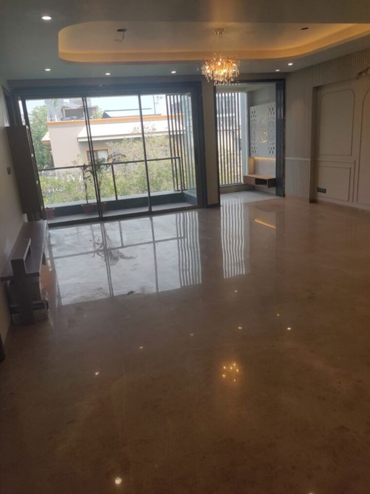 Room, hauz khas 3 Bedroom 275 Sq.Yd. Builder Floor In Hauz Khas Delhi 10272351