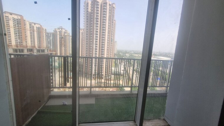 Balcony, fusion-ufairia Commercial Office Space 575 Sq.Ft. In Sector 16b Greater Noida Greater Noida 10272055