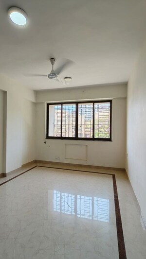 Room in 3 BHK Apartment at K Raheja Vihar, Powai – for Rent