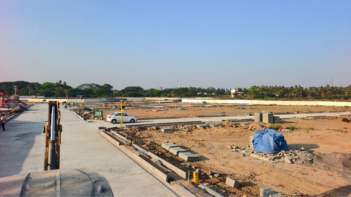 Plot For Sale in Palur