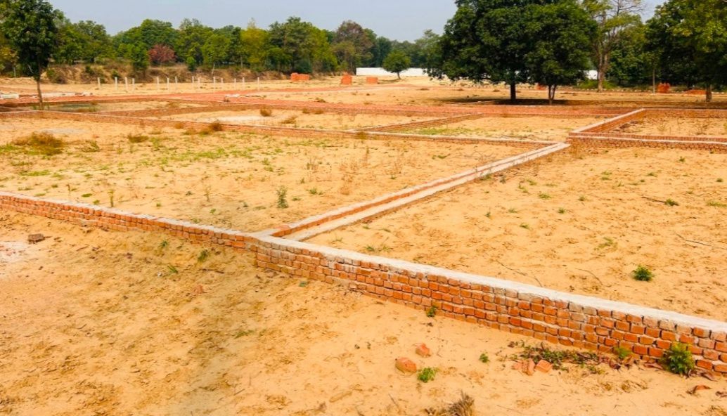 Plot For Sale in Sultanpur Road