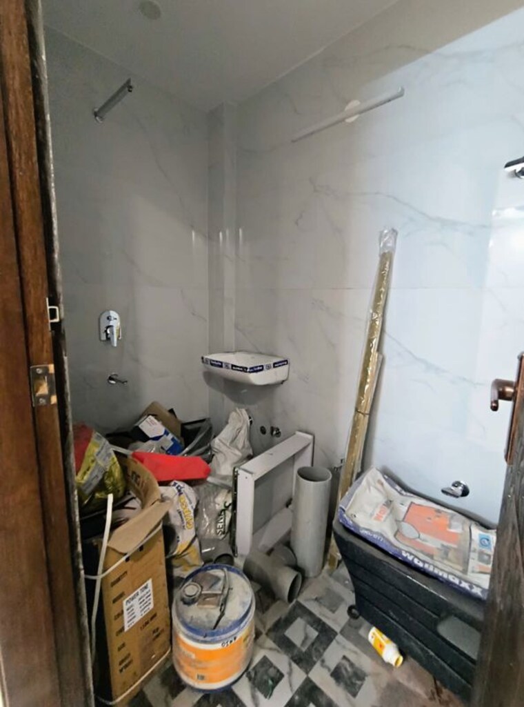Bathroom, govindpuri 3 Bedroom 990 Sq.Ft. Builder Floor In Govindpuri Delhi 10272613