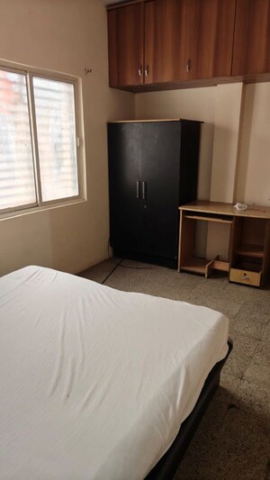 Bedroom in 1 BHK Apartment at Shastrinagar – for Rent