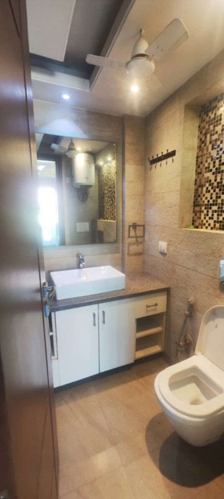Bathroom, saket 4 Bedroom 2300 Sq.Ft. Apartment In Saket Delhi 10272653