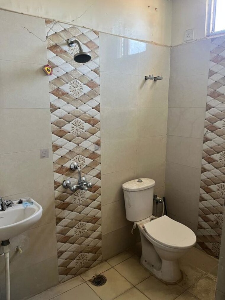 Bathroom, ganga-apartments-gomti-nagar 2 Bedroom 960 Sq.Ft. Apartment In Gomti Nagar Lucknow 10272973