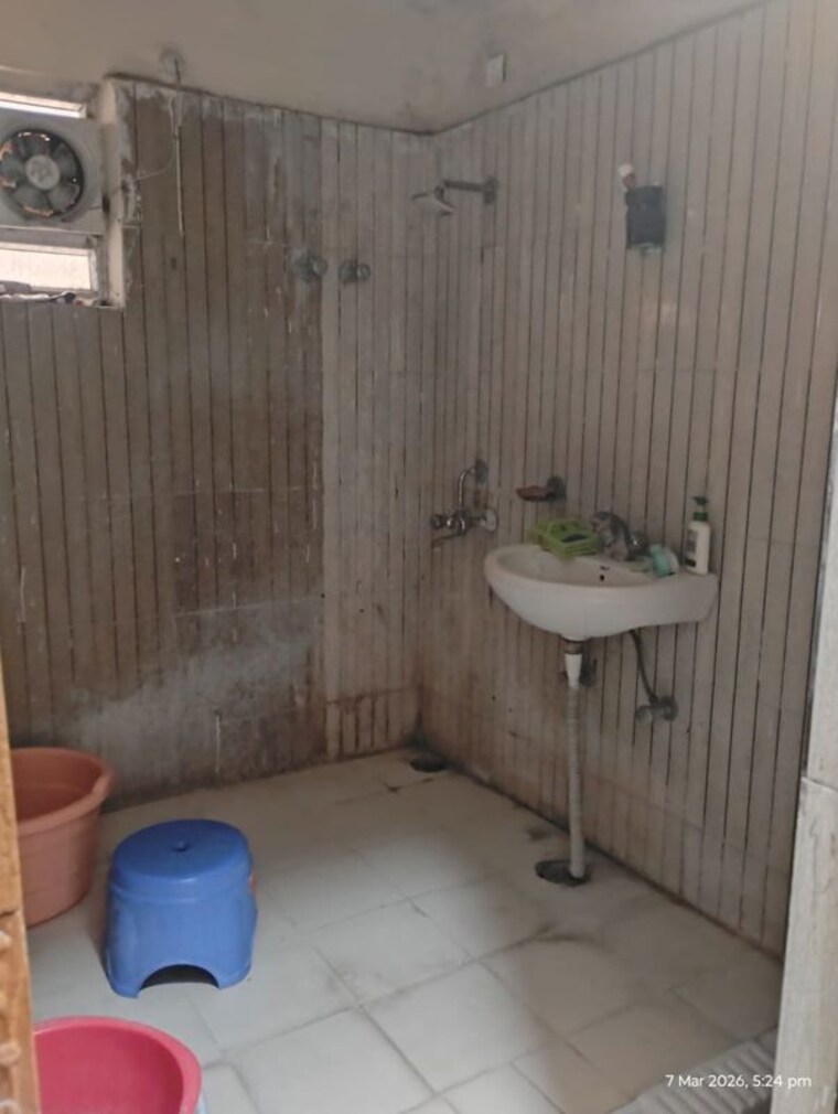 Bathroom, ganga-apartments-gomti-nagar 2 Bedroom 961 Sq.Ft. Apartment In Gomti Nagar Lucknow 10273060