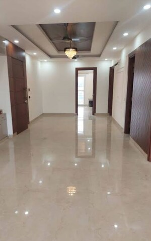 Room in 4 BHK Independent House at Sahastradhara Road – for Sale