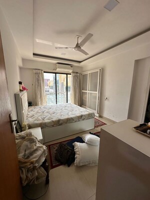 Bedroom in 2 BHK Apartment at Bandra West – for Rent