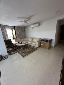 2 BHK + Pooja Room Apartment For Rent in Bandra West