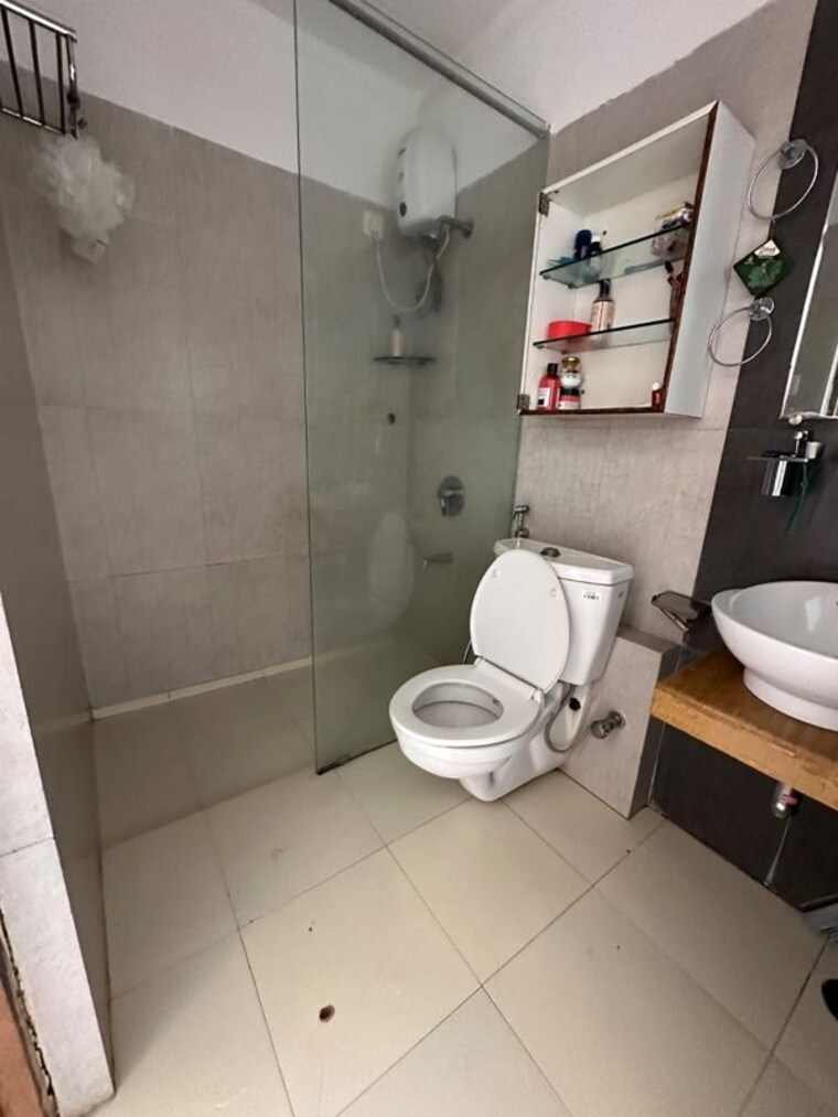 Bathroom, bandra west 2 Bedroom 700 Sq.Ft. Apartment In Bandra West Mumbai 10272957