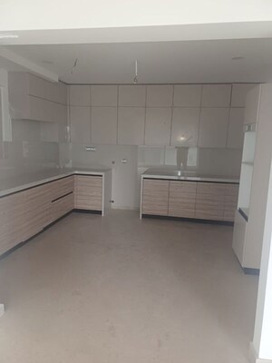 Room in 4 BHK Apartment at Ajmera Prive, Juhu – for Sale