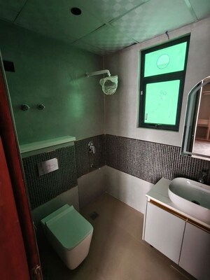 Master Bedroom in 3 BHK Builder Floor at BPTP Green Oaks, Sector 70a – for Sale