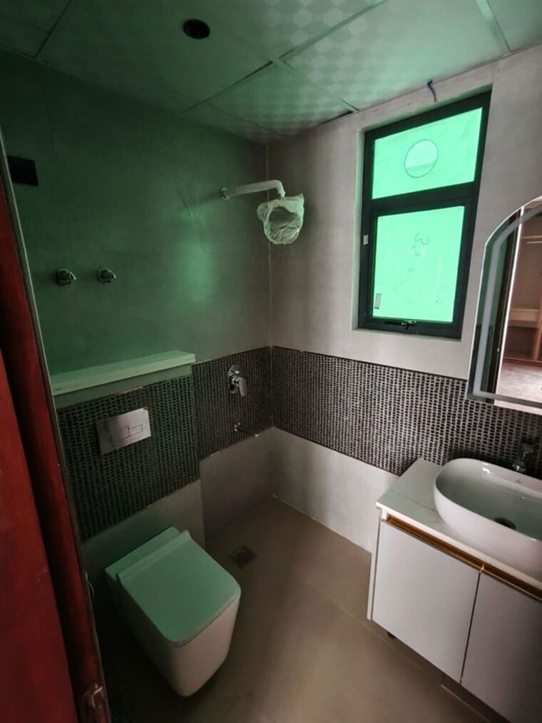 Master Bedroom, bptp-green-oaks 3 Bedroom 1650 Sq.Ft. Builder Floor In Sector 70a Gurgaon 10273186