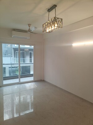 Room in 3 BHK Apartment at Smart World Orchard, Sector 61 – for Sale