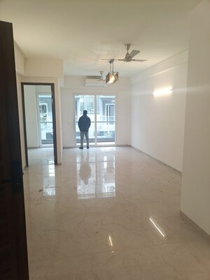 Room in 3 BHK Apartment at Smart World Orchard, Sector 61 – for Sale