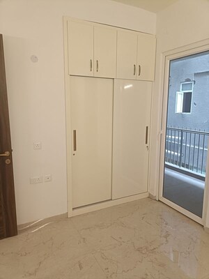 Room in 3 BHK Apartment at Smart World Orchard, Sector 61 – for Sale