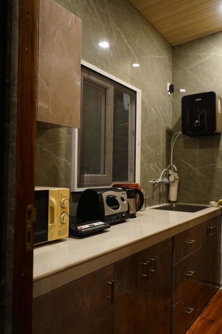 Kitchen, nehru enclave 2 Bedroom 1300 Sq.Ft. Builder Floor In Nehru Enclave Delhi 10273225